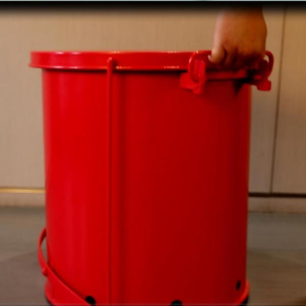 oily waste can